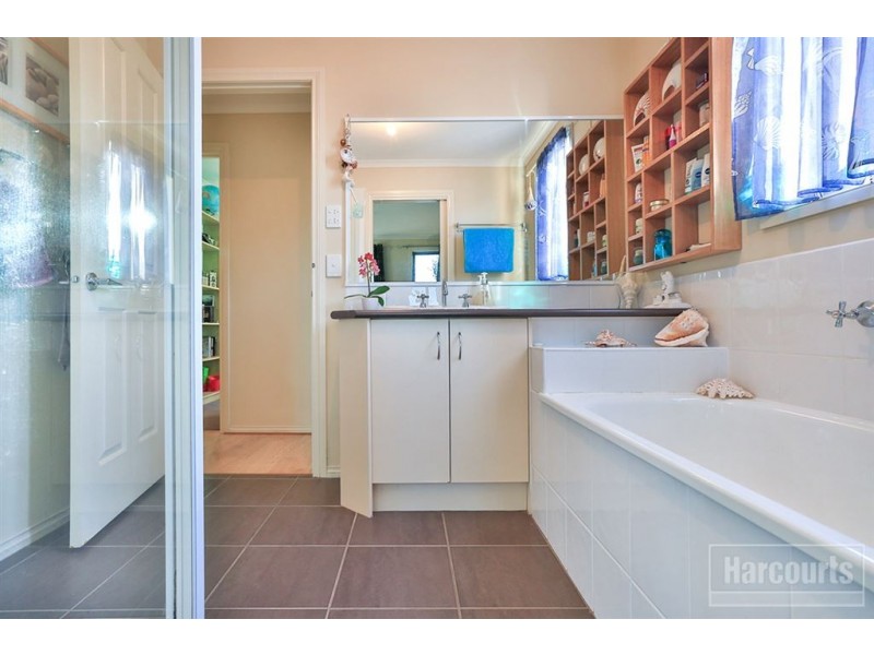 23 Yellow Gum Drive, Pakenham VIC 3810