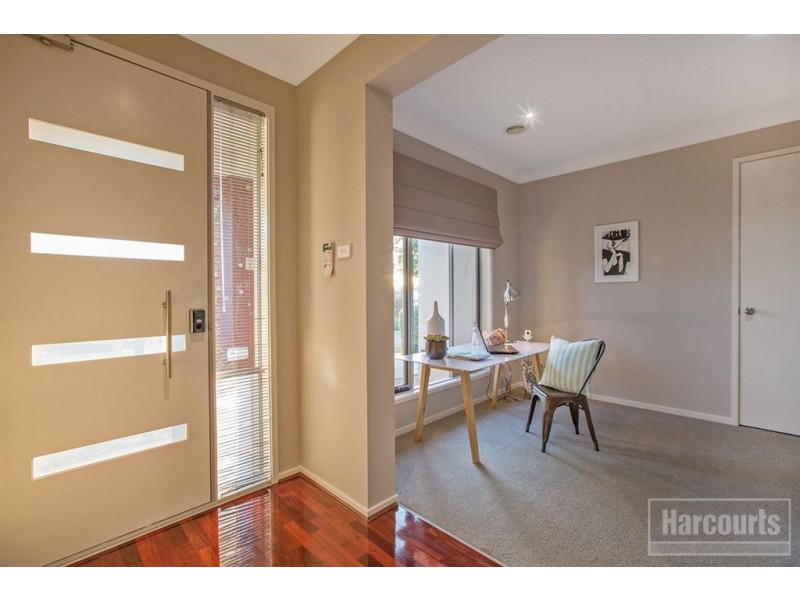 16 Fallingwater Drive, Pakenham VIC 3810