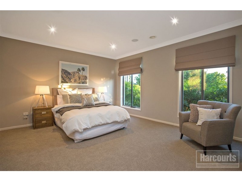 16 Fallingwater Drive, Pakenham VIC 3810