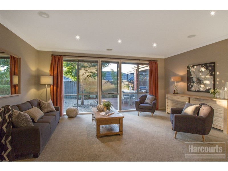 16 Fallingwater Drive, Pakenham VIC 3810