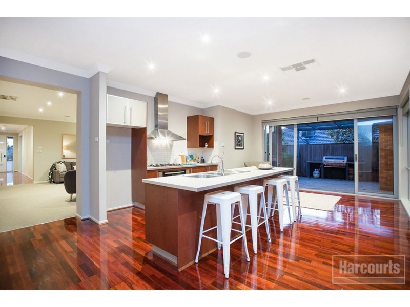 16 Fallingwater Drive, Pakenham VIC 3810