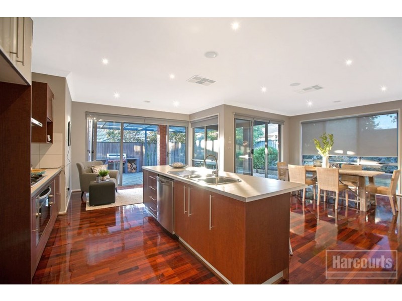 16 Fallingwater Drive, Pakenham VIC 3810