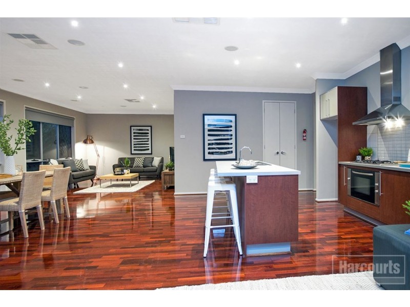 16 Fallingwater Drive, Pakenham VIC 3810