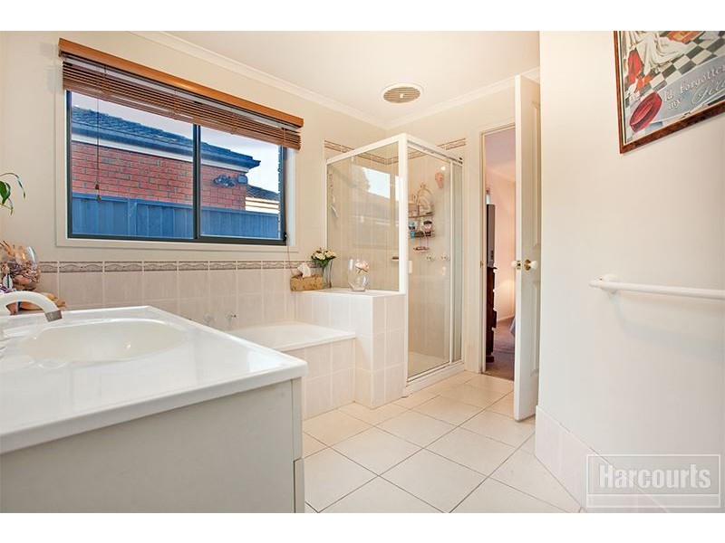 6 Paperbark Drive, Pakenham VIC 3810