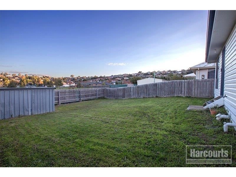 19 Meaby Drive, Pakenham VIC 3810