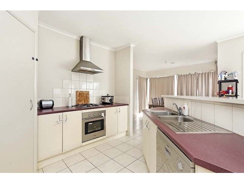 15 Paperbark Drive, Pakenham VIC 3810