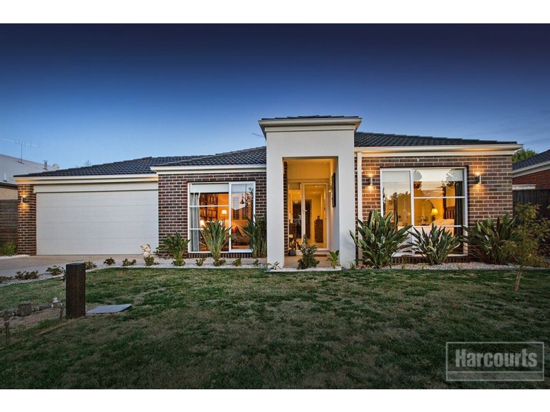 19 Reidel Avenue, Pakenham VIC 3810