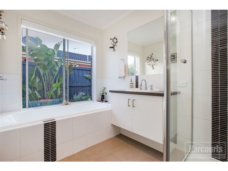 19 Reidel Avenue, Pakenham VIC 3810