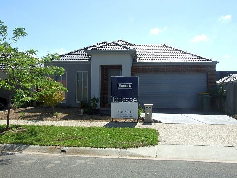 4 Petrel Circuit, Pakenham VIC 3810