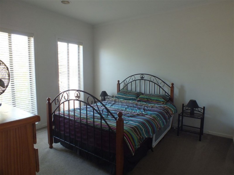 4 Petrel Circuit, Pakenham VIC 3810