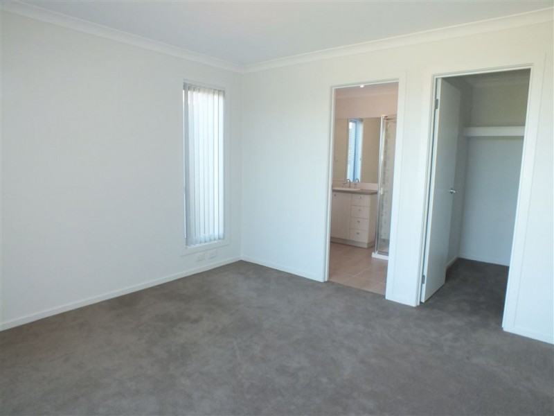 21 Serenity Street, Pakenham VIC 3810