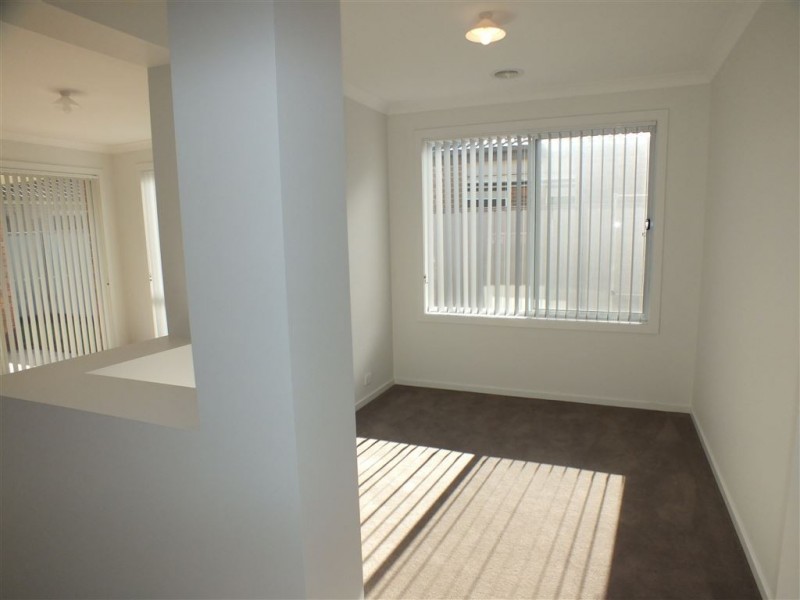 21 Serenity Street, Pakenham VIC 3810