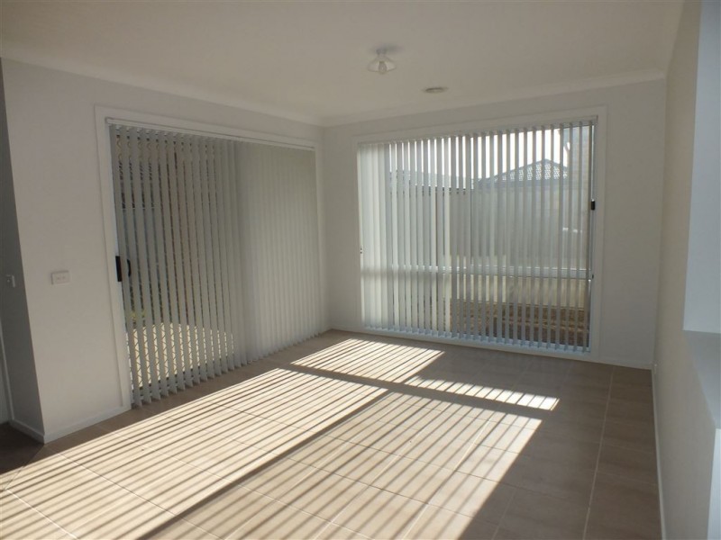 21 Serenity Street, Pakenham VIC 3810