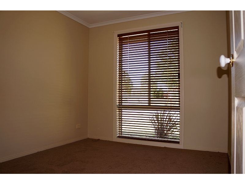 2 Silver Gum Drive, Pakenham VIC 3810