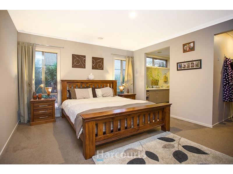 5 Daphne Court, Pakenham VIC 3810