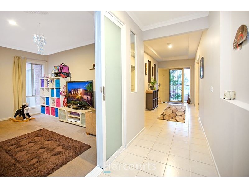 5 Daphne Court, Pakenham VIC 3810