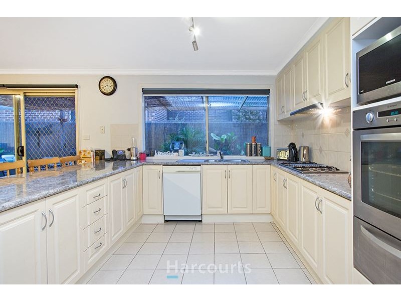 22 Honeysuckle Close, Pakenham VIC 3810