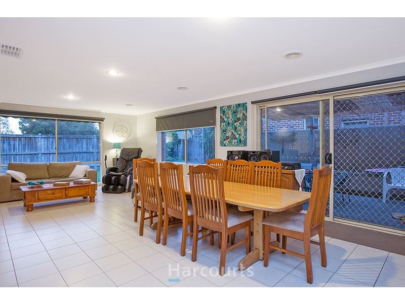 22 Honeysuckle Close, Pakenham VIC 3810