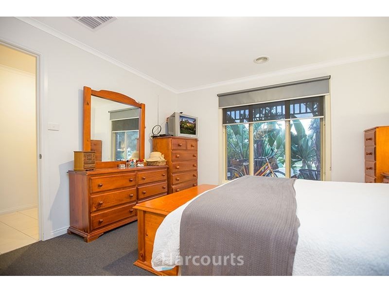 22 Honeysuckle Close, Pakenham VIC 3810