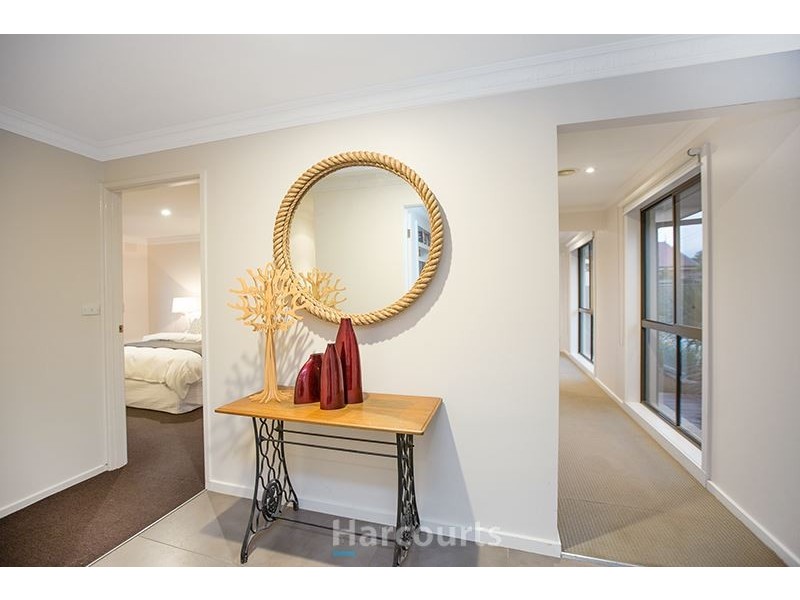 18 Home Road, Nar Nar Goon VIC 3812