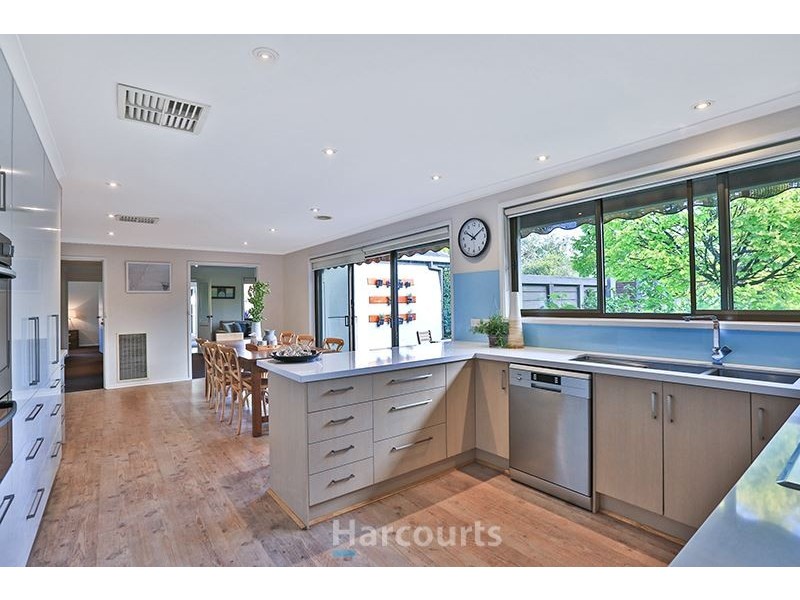 18 Home Road, Nar Nar Goon VIC 3812