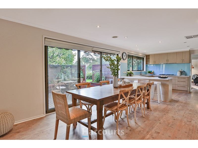 18 Home Road, Nar Nar Goon VIC 3812