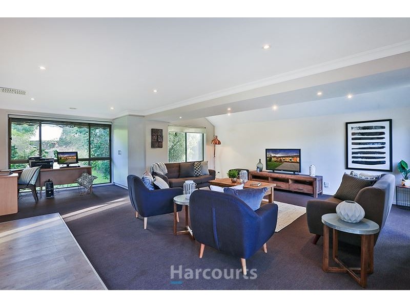 18 Home Road, Nar Nar Goon VIC 3812