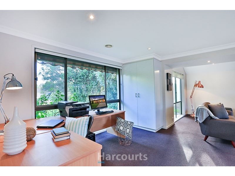 18 Home Road, Nar Nar Goon VIC 3812