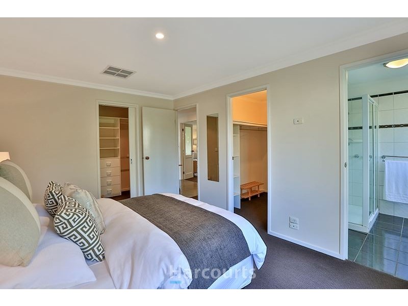 18 Home Road, Nar Nar Goon VIC 3812