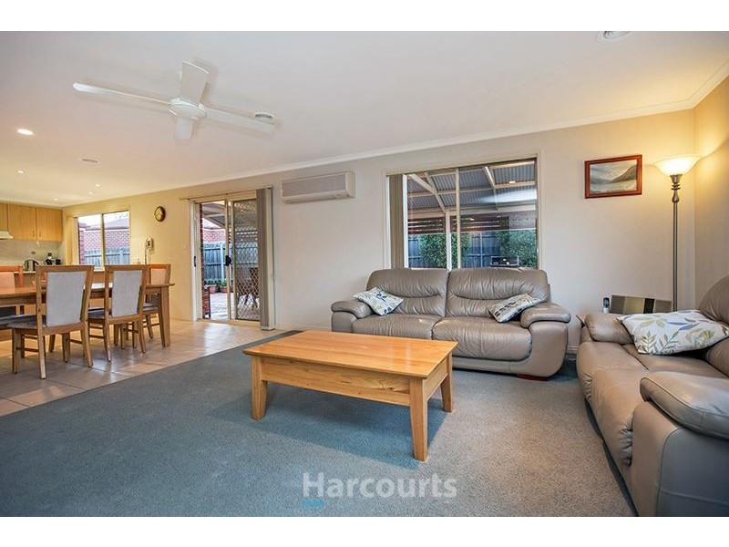 50 Balmoral Way, Pakenham VIC 3810