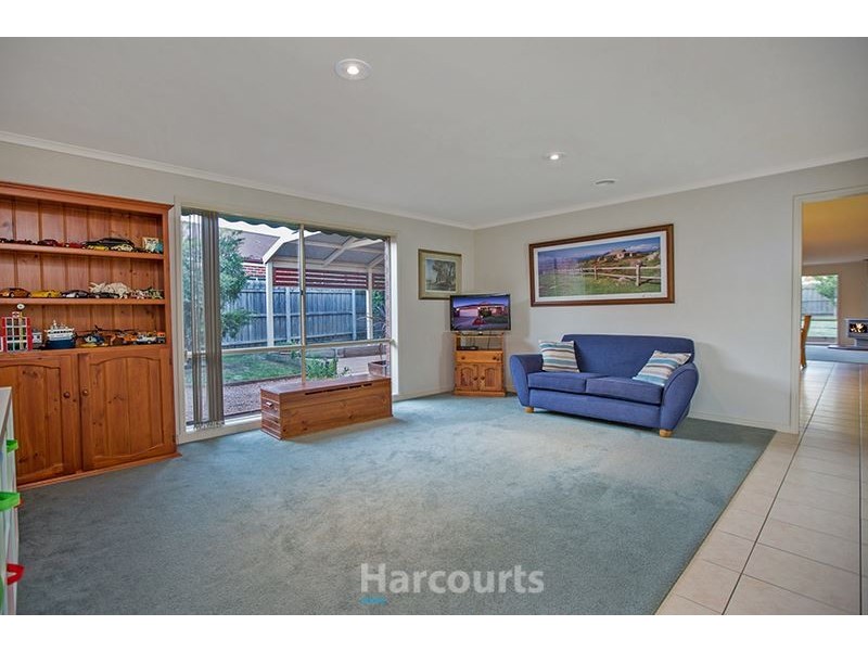 50 Balmoral Way, Pakenham VIC 3810
