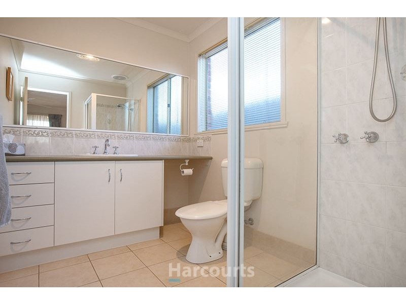 50 Balmoral Way, Pakenham VIC 3810