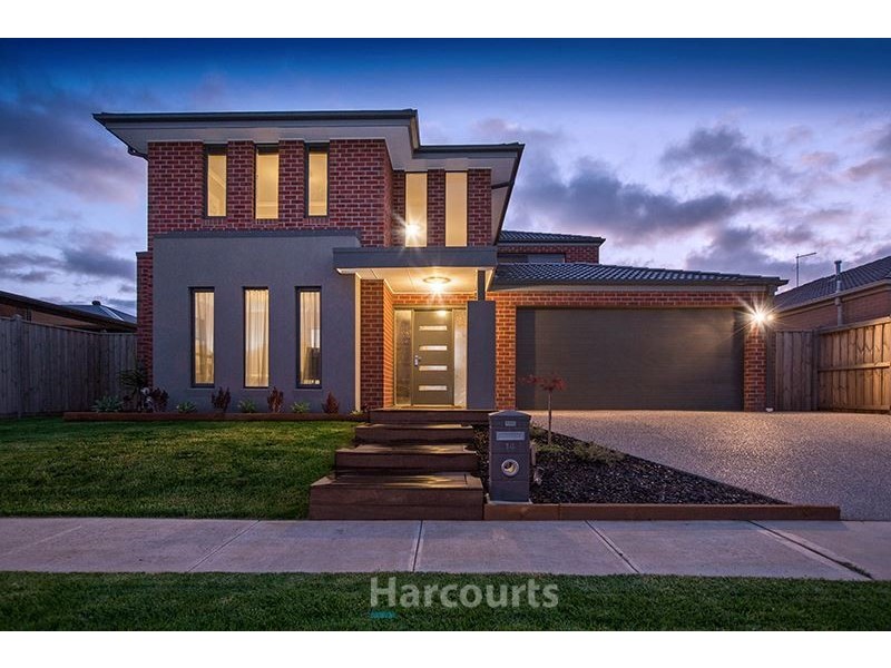 14 Burford Way, Cranbourne North VIC 3977