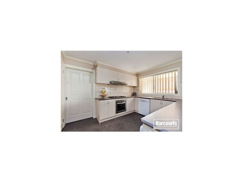 15 Teal Place, Pakenham VIC 3810
