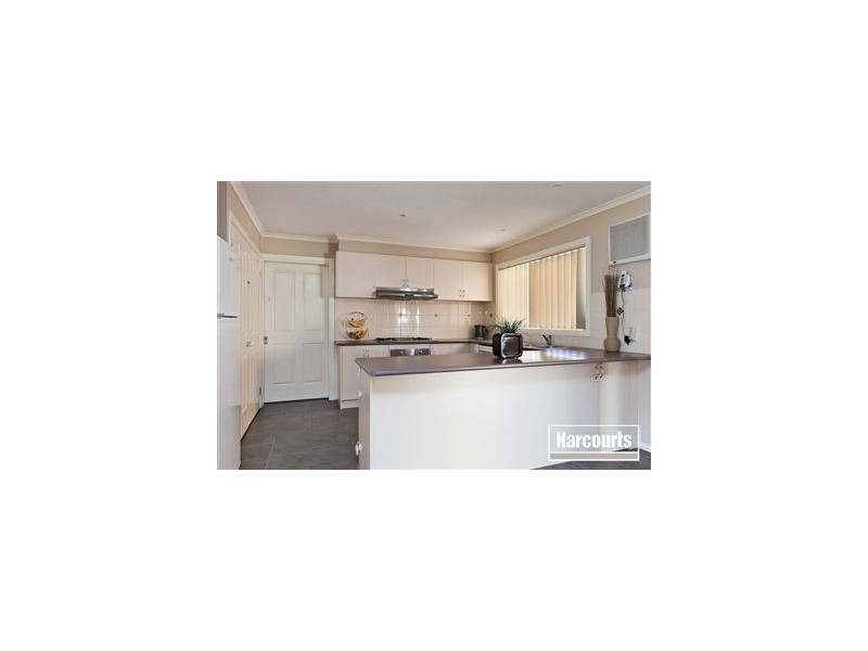 15 Teal Place, Pakenham VIC 3810