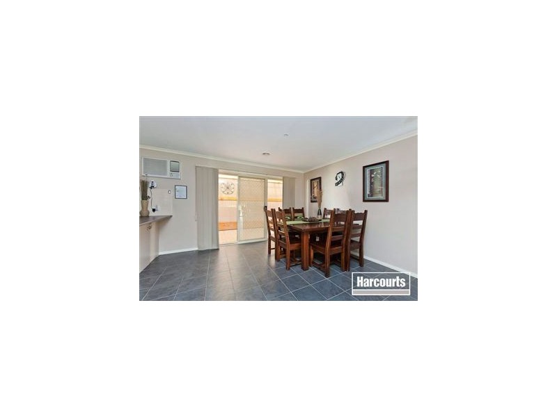 15 Teal Place, Pakenham VIC 3810