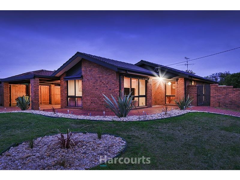 35 Paramount Way, Pakenham VIC 3810