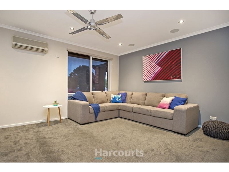 35 Paramount Way, Pakenham VIC 3810