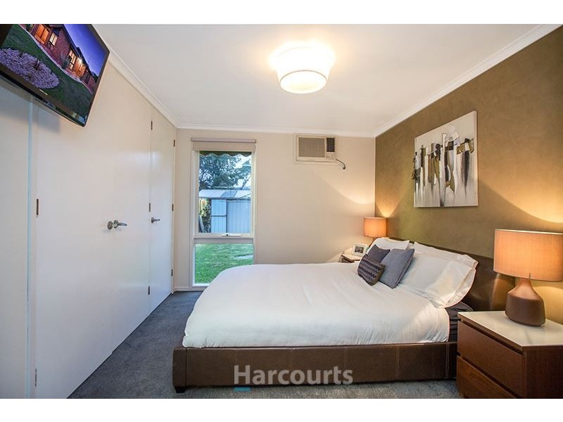 35 Paramount Way, Pakenham VIC 3810