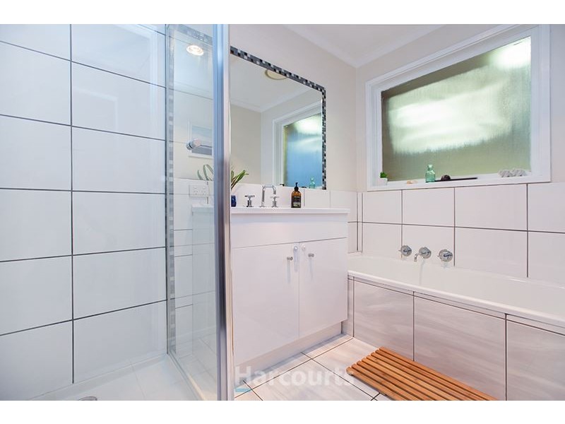 35 Paramount Way, Pakenham VIC 3810