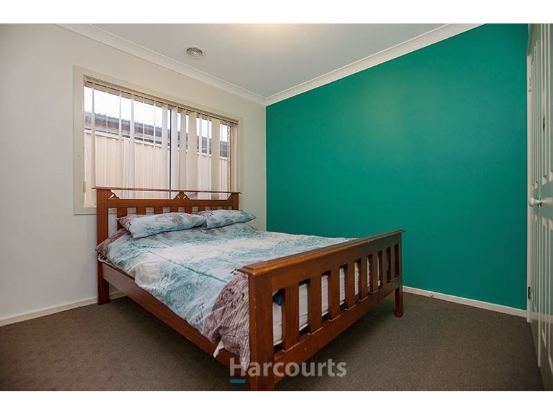 16 Viola Avenue, Pakenham VIC 3810