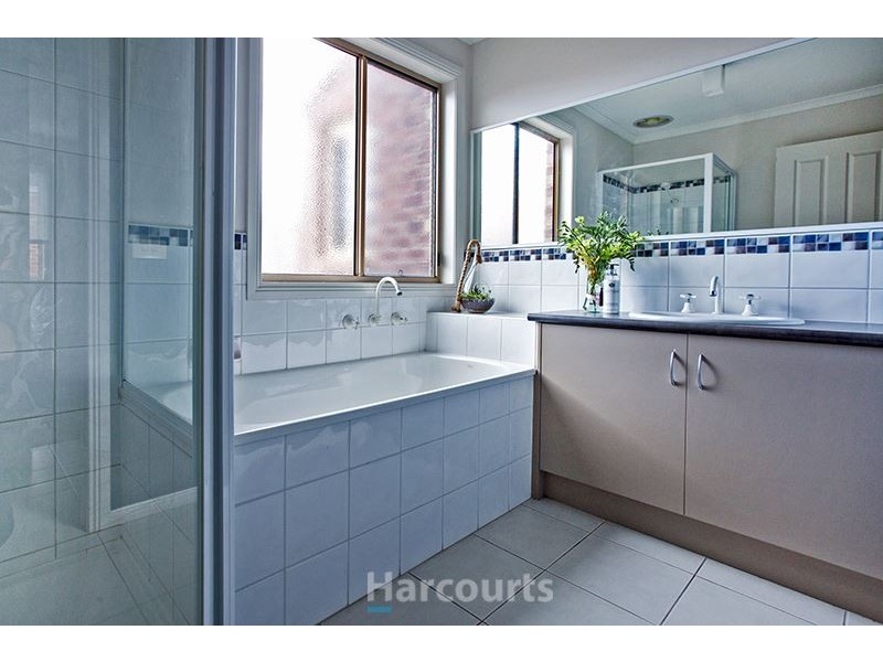 37 Tuscany Rise, Pakenham VIC 3810