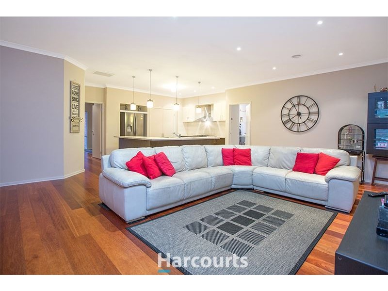 7 Henry Lawson Drive, Pakenham VIC 3810