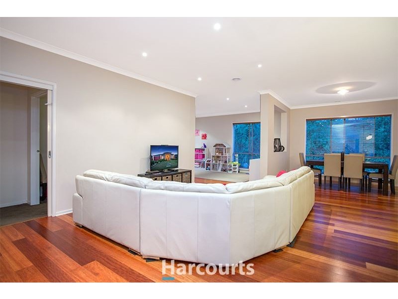 7 Henry Lawson Drive, Pakenham VIC 3810