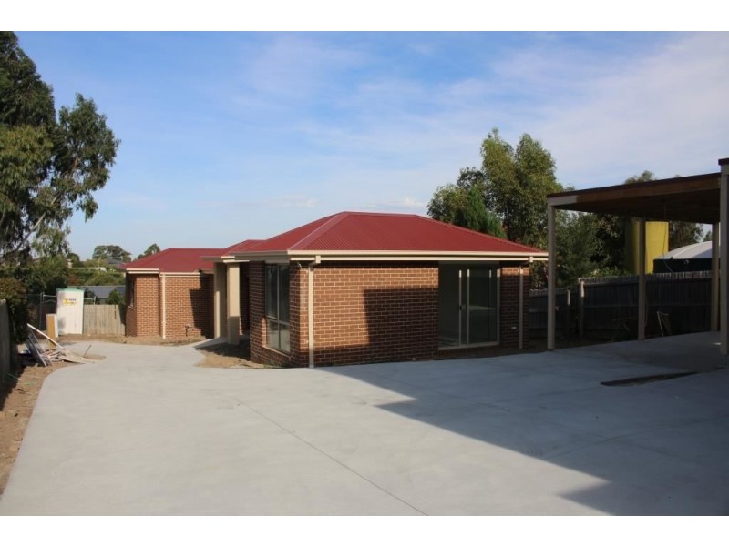 1/25 Donday Court, Pakenham VIC 3810