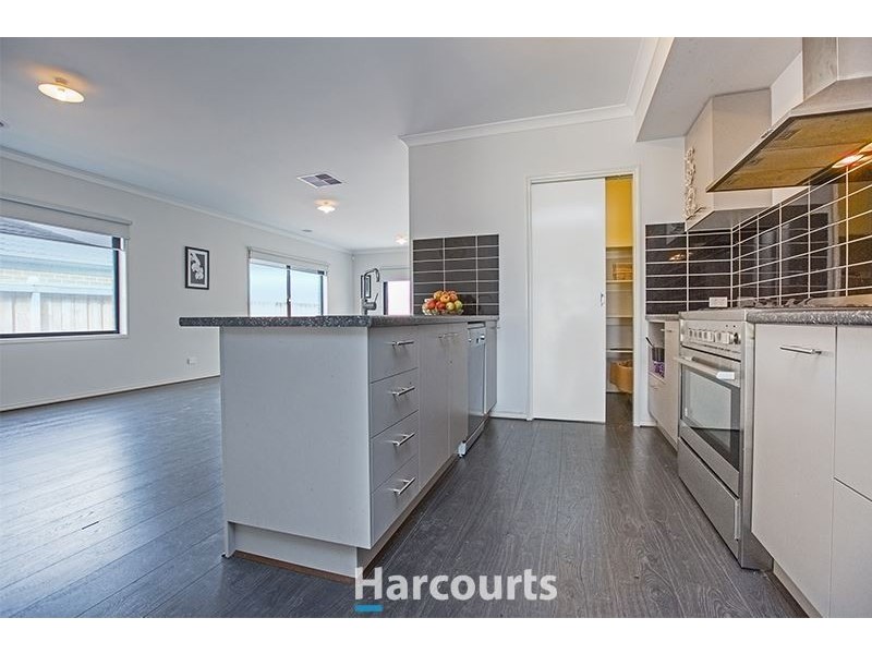 6 Shakespeare Grove, Officer VIC 3809