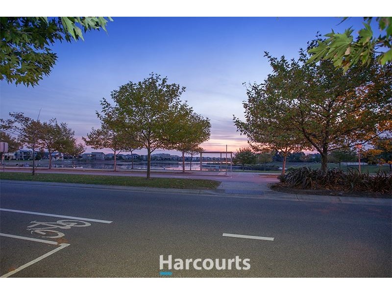 53 Lakeside Boulevard, Pakenham VIC 3810