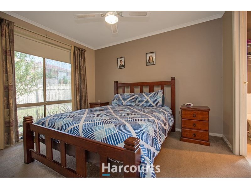4 Luca Place, Pakenham VIC 3810