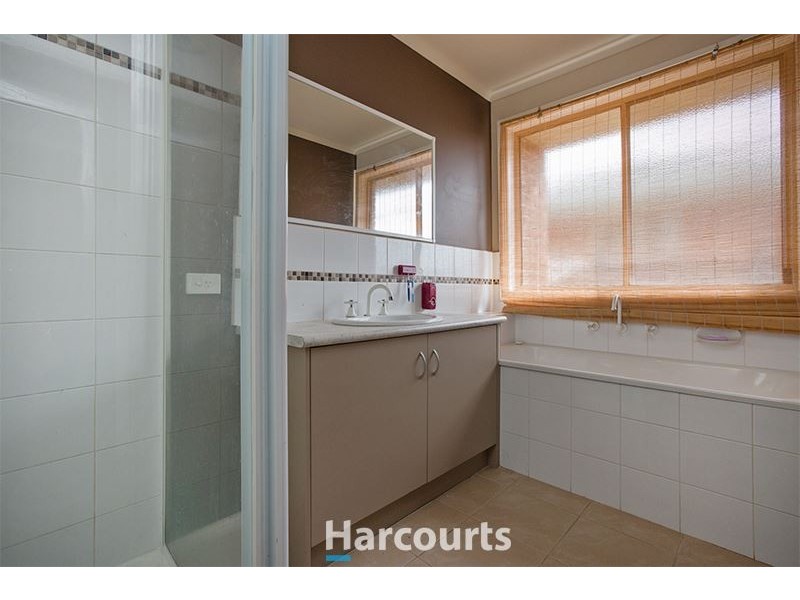 4 Luca Place, Pakenham VIC 3810