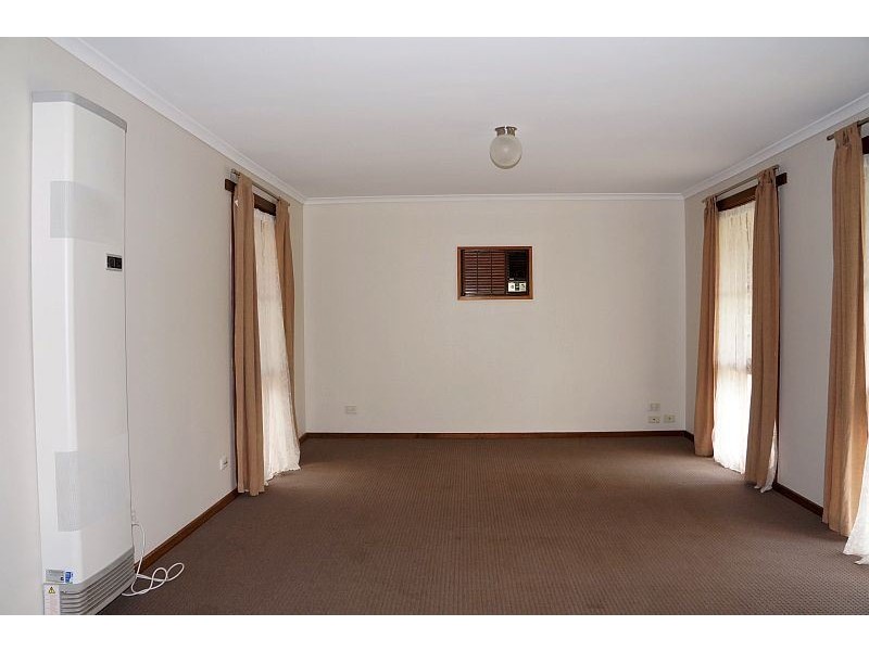 18 Atkins Road, Pakenham VIC 3810